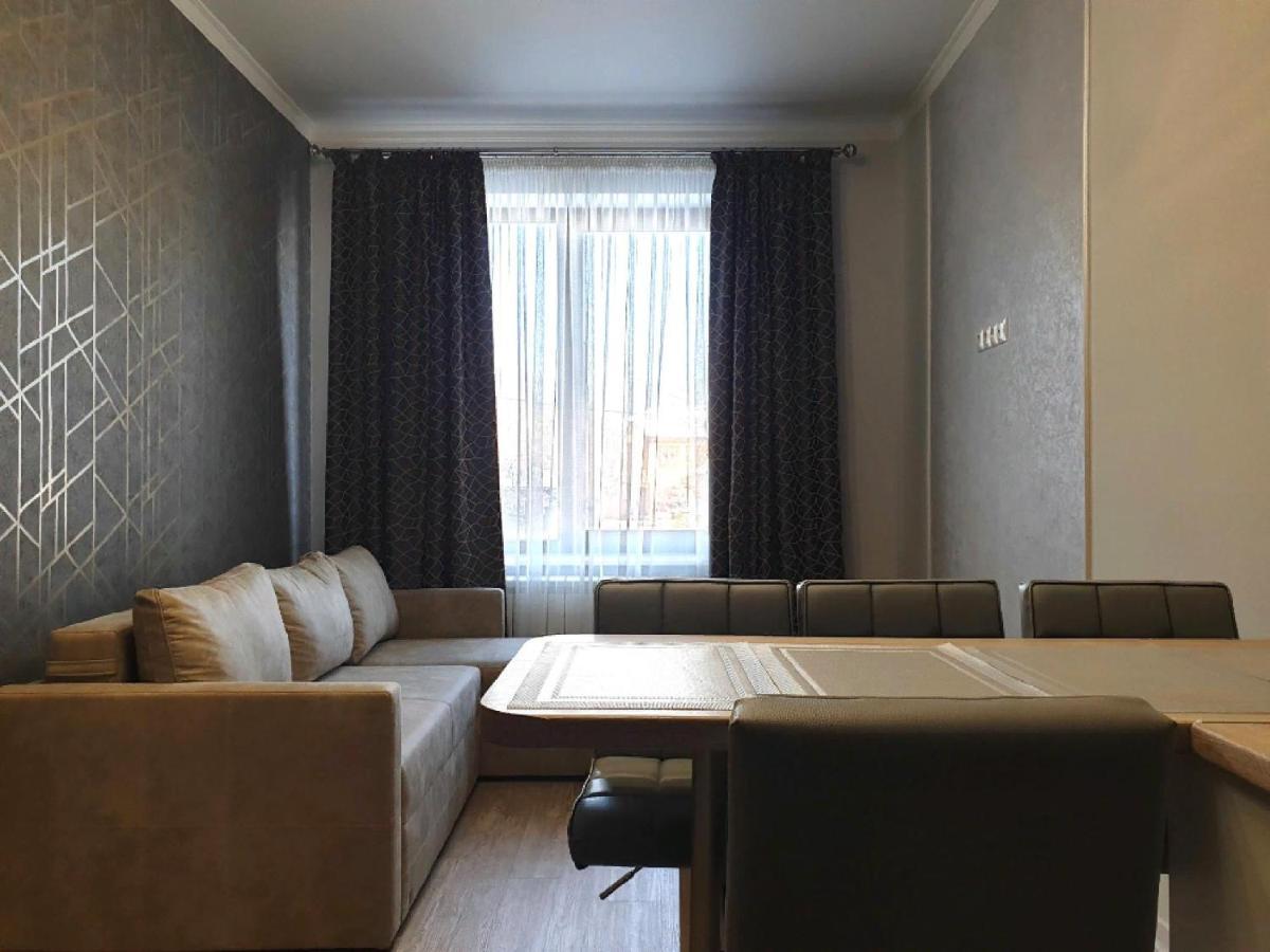 Apartment Sweethome 1 Free Parking Úzhgorod Exterior foto